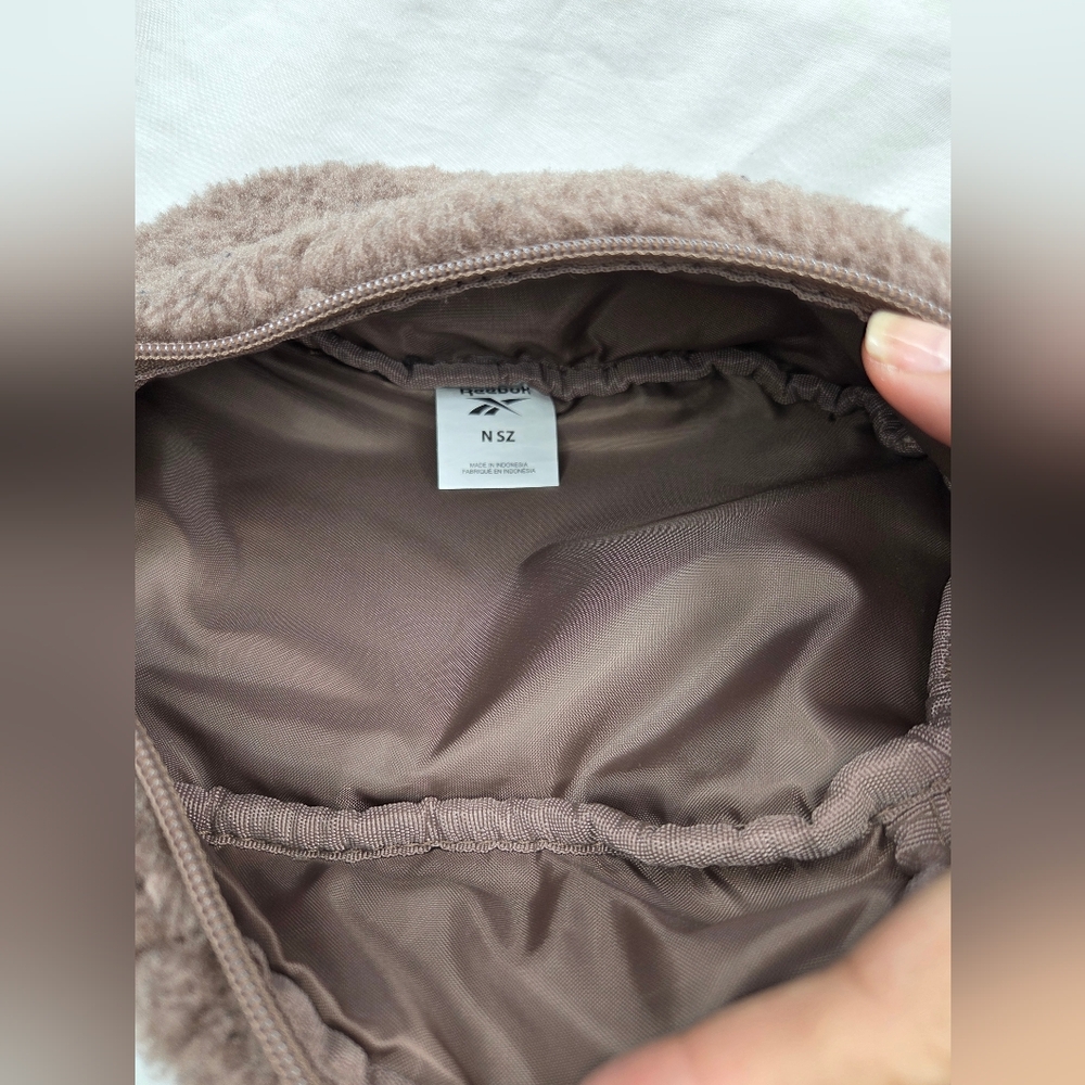 Reebok OS Brown Fleece Belt Bag / Fanny Pack - Picture 6 of 13
